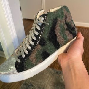 P488 Rare Green Camo Hi Tops sz9